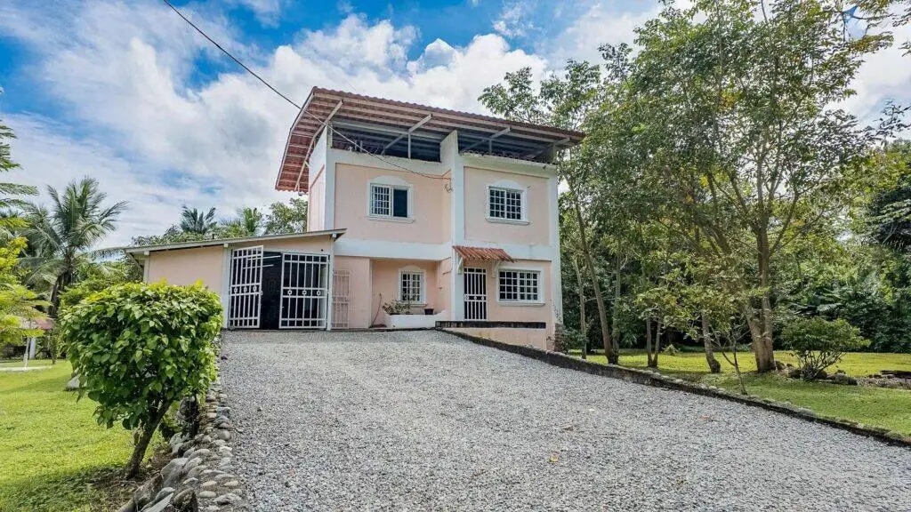 Casa en Venta en Puerto Armuelles Chiriqui Panamá | $191,000 | MLS# 23477