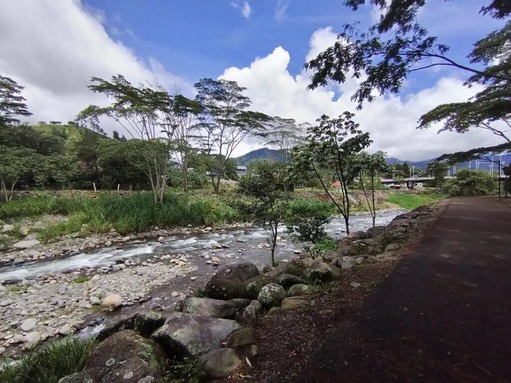 Lote Comercial de 13,056 m² en Venta en Bajo Boquete, Chiriquí, Panamá | Frente al Río Caldera