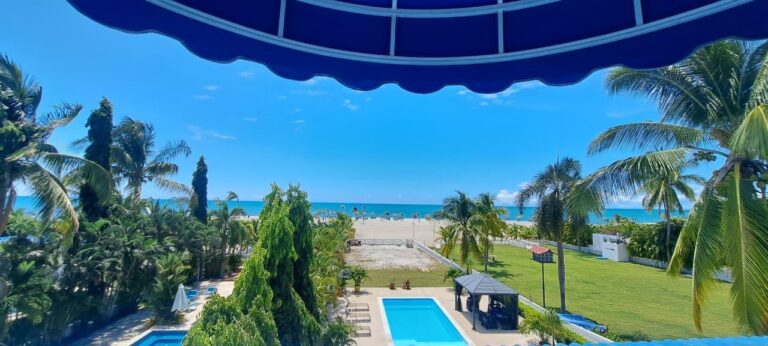 Casa en Alquiler en Anton Coclé Panamá | $849,000 | MLS# 25941