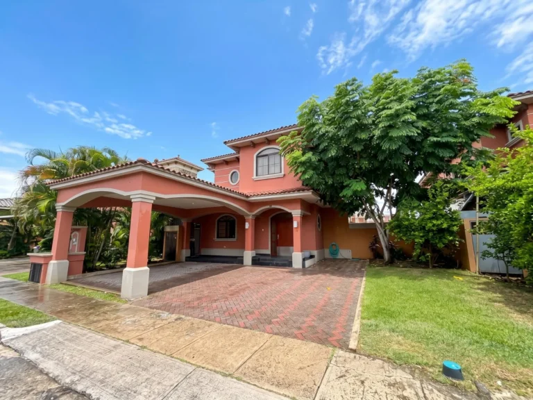 Casa en Venta en Juan Díaz Panamá Panamá | $565,000 | MLS# 26002