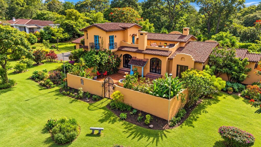 Casa en Venta en Bajo Boquete Chiriqui Panamá | $1,295,000 | MLS# 26008