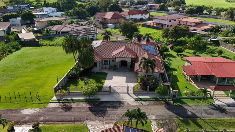 Casa en Alquiler en Las Lomas Chiriqui Panamá | $4,500 | MLS# 26054
